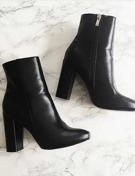 Teenage Boots, Going Out Shoes, Pakaian Hipster, Best Ankle Boots, Boots For Women Ankle, Cheap Ankle Boots, Boots 2020, Womens Black Booties