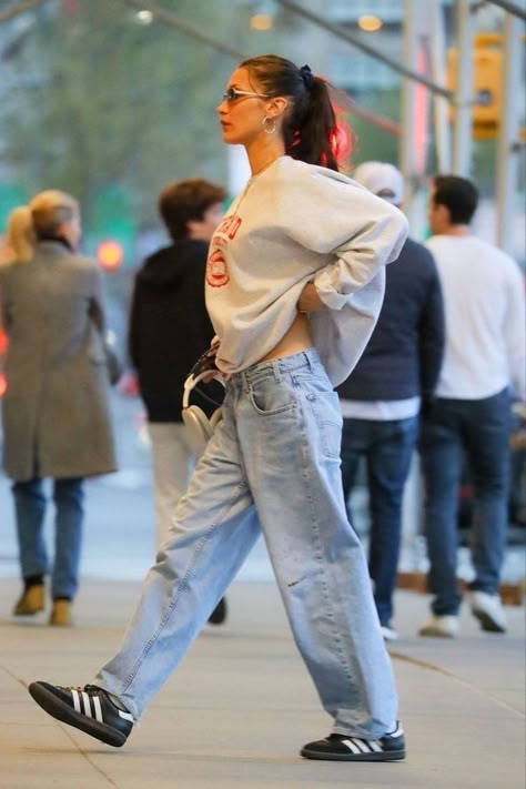 Bella Hadid Off Duty, Adidas Samba Outfit, Samba Outfit, Bella Hadid Outfits, Bella Hadid Style, Hadid Style, Fall 24, Fall Fits, Current Fashion Trends