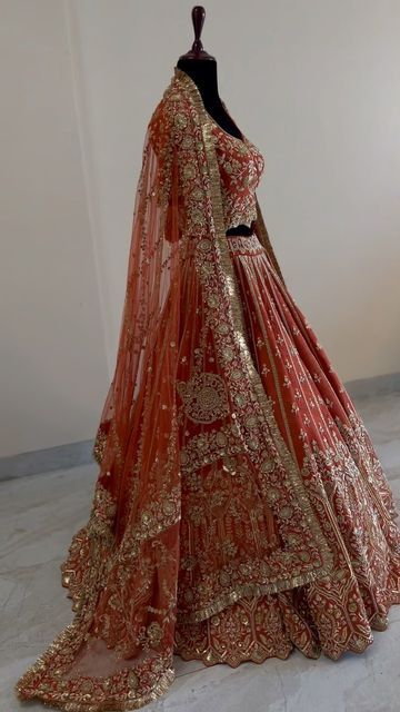 𝙿𝙸𝚃𝙰𝙼𝙱𝙰𝚁𝙰 on Instagram: "Specially customised Bridal joda in Burnt orange in pure raw silk 🧡" Orange Indian Bridal Lehenga, Burnt Orange Wedding Lehnga, Burnt Orange Bride Dress, Burnt Orange Bridal Lehenga, Orange Lehenga Bridal, Punjabi Wedding Lengha, Punjabi Bridal Lengha, Burnt Orange Lehenga, Orange Lengha