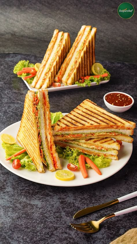 Sandwich Plating Presentation, Grilled Sandwich Photography, Sandwich Design Ideas, Sandwich Serving Ideas, Sandwich Photography Ideas, Sandwich Presentation Ideas, Grill Sandwich Recipes, Sandwich Poster Design, Sandwich Plating Ideas