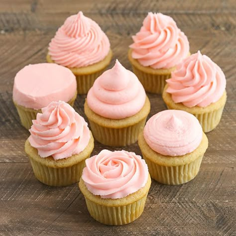 Different Tips For Frosting, Icing Cupcakes For Beginners, How To Pipe Cupcake Frosting, Fancy Cupcake Frosting, Cupcake And Frosting Combos, Rose On Cupcake, How To Frosting Cupcakes, Piping Cupcake Frosting, Cupcake Decorating Frosting Recipe