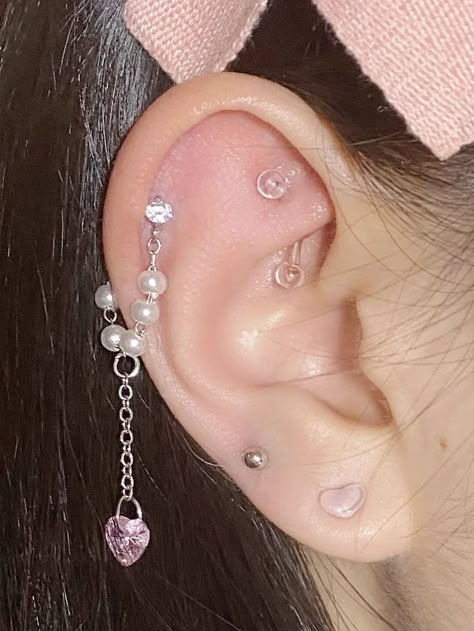 Theme Ear Piercings, Ethereal Piercings, Piecerings Ideas, Ear Inspo Silver, Pierced Ears Ideas, Korean Piercings, Different Ear Piercings Ideas, Edgy Ear Piercings Aesthetic, Korean Ear Piercing