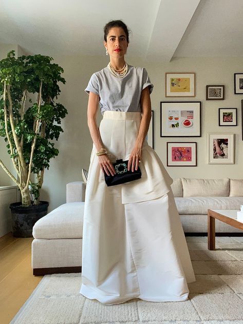 Man Repeller Style, Leandra Medine Style, Look Office, Leandra Medine, Ball Gown Skirt, Looks Street Style, Suspender Dress, Tshirt Outfits, 가을 패션