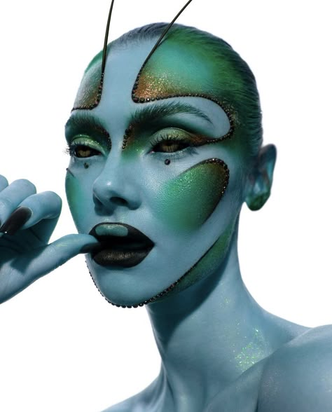 Alien Makeup, Alien Halloween, Creepy Halloween Makeup, Graphic Makeup, Avant Garde Makeup, Drag Makeup, Ethereal Makeup, Unique Makeup, Fx Makeup