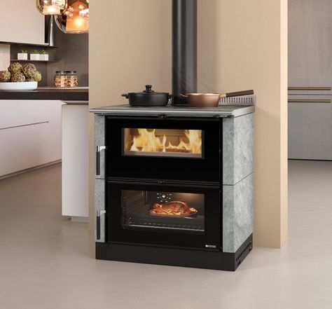 Woodburning cookers | Verona XXL Petra | La Nordica - Extraflame Design Camino, Electric Stove Fire, Double Sided Stove, Stoves Cookers, Boiler Stoves, Wood Stove Cooking, Fireplace Suites, Fireplace Beam, Limestone Fireplace