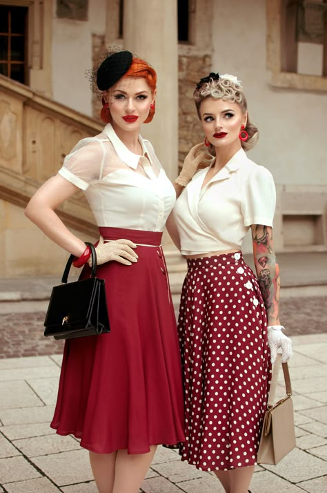 Born In The Wrong Era ..? Love classic 1940's vintage style ..? Our classic pieces can be worn time and time again... Oozes vintage glam for an elegant 40's look... 40s Outfits, Dresses By Style, Dress Sketch, 40s Dress, Dresses By Pattern, Mode Chanel, Gaun Fashion, Stylish Winter Outfits, Look Retro