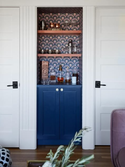 Contemporary Built-In Mini Bar Closet Bar Ideas, Small Built In Bar, Bar Niche, Beautiful Bookcases, Small Home Bar Ideas, Built In Bar Cabinet, Dry Bar Ideas, Built In Wet Bar, Small Bars For Home