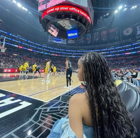 Court Side Basketball Game, Court Side Aesthetic, Nba Wife Aesthetic, Basketball Wife Aesthetic, Akira Akbar, Doctor Insta, Nba Wife, Nfl Wives, Players Wives