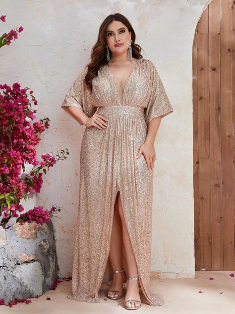 Plus Size Rehearsal Dinner Dress For Bride, Plus Size Floor Length Dress, Plus Size Glamour Dresses, Plus Size Gold Dress, Midsize Formal Dress, Plus Size Gala Dress Classy, Plus Size Dresses To Wear To A Wedding, Gala Dresses Plus Size, Formal Plus Size Dresses