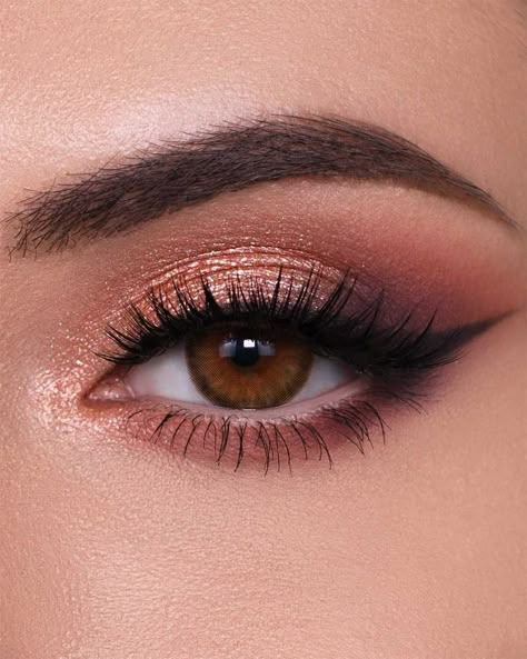 Classic Eye Makeup, Maroon Makeup, Hazel Eye Makeup, Eye Makeup Images, Wedding Eye Makeup, Prom Eye Makeup, Graduation Makeup, Makeup For Hazel Eyes, Formal Makeup