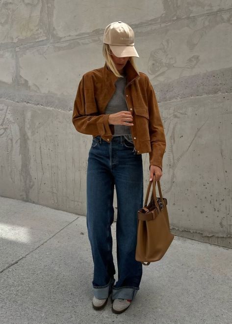 Outfits Inspiration Aesthetic, Suede Jacket Outfit, Hermes Boots, Fashion Trend Forecast, Made For Each Other, Autumn Trends, Chic Fall Outfits, Transition Outfits, Leather Jacket Outfits