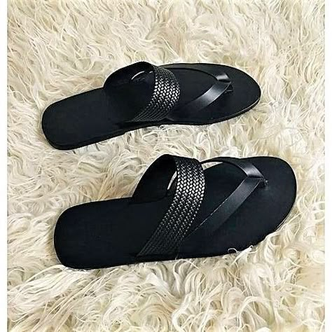 Mens Slippers Fashion Style, Classy Shoes Flats, Men Leather Sandals Fashion, Palm Slippers, Best Sandals For Men, Flip Flops For Men, Casual Shoes Women Sneakers, Mens Sandals Fashion, Gents Shoes