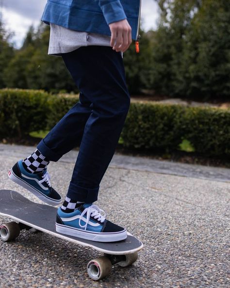 How To Style Vans Old Skool, Chucks Outfit, Vans Streetwear, Vans Outfit Men, Estilo Vans, Jacob Tremblay, Vans Skateboard, Vans Old School, Skate 3