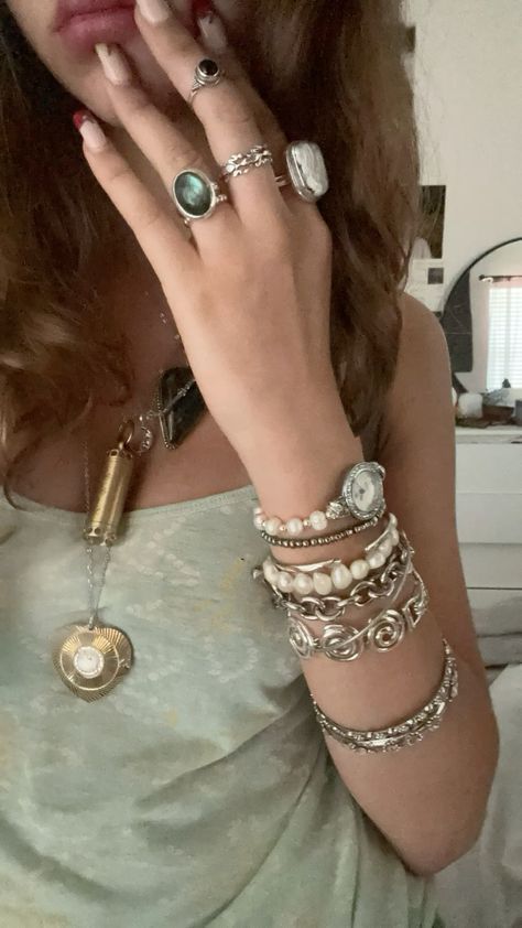 Stacked Chunky Jewelry, Chunky Necklaces Outfit, Bracelets Stack Aesthetic, Jewelry Stack Inspiration, Chunky Jewelry Rings, Bangle Bracelets Aesthetic, Cute Chunky Rings, Vintage Bracelet Stack, Silver Jewelry Stack Bracelets