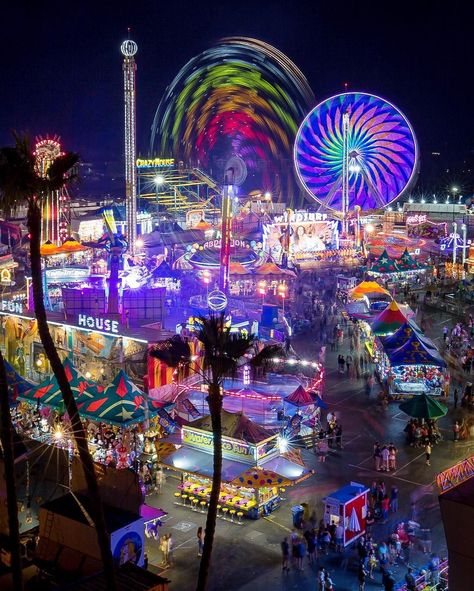 Carnival At Night, Summer Festival Aesthetic, San Diego Fair, Fest Decor, State Fairs, La County Fair, Fair Aesthetic, Fair Pictures, Carnival Photography