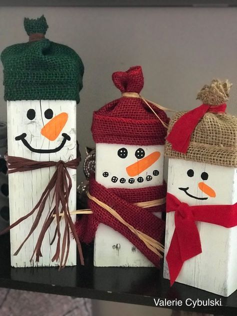 Diy Wood Snowman, Snowman Blocks, Diy Snowman Decorations, Diy Snowman Ornaments, Snowman Crafts Diy, Wooden Snowmen, Wood Snowman, Wooden Christmas Crafts, Diy Snowman