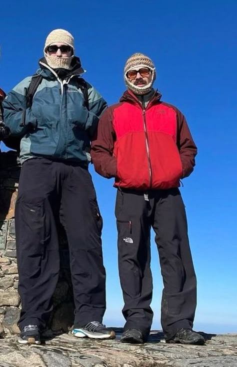 Canyon Hiking Outfit, Goretex Outfit, Mens Hiking Outfit, Cold Hiking Outfit, Gorpcore Men, Winter Hiking Outfit, Hiking Outfit Men, Hiking Fits, Streetwear Inspo