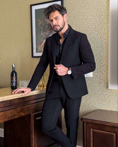 Iranian Men Fashion, Men Black Blazer Outfit, Black Blazer Outfit Men Formal, Cool Suits For Men, Men Formal Outfit Classy, Black Suit Black Shirt, Black Blazer Outfit Men, Suits For Guys, Prom Outfits For Guys