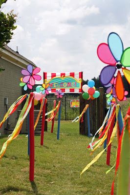 Southern Lagniappe: Carnival Birthday Party Fun Fair Decoration Ideas, Sports Gala Decoration Ideas For School, School Carnival Decorations, Spring Festival Ideas, Pta Event Ideas, Giant Pinwheel, Pta Events, Carnival Activities, Backyard Carnival