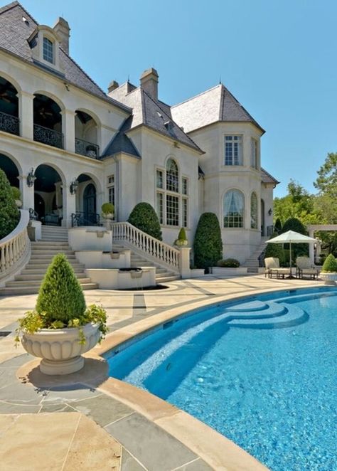 Big Swimming Pools, Huge Houses, Luxury Pools, Large House, Casa Exterior, Beautiful Houses, Big Houses, House Goals, My Dream House