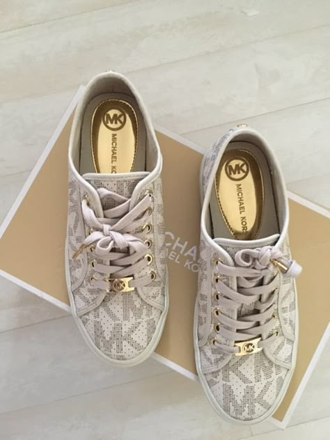 Michael Kors Sneakers Women, Michael Kors Sneakers, Expensive Shoes, Cute Nike Outfits, Shoes Heels Classy, Girly Shoes, Burberry Shoes, Michael Kors Shoes, Blue Shoes