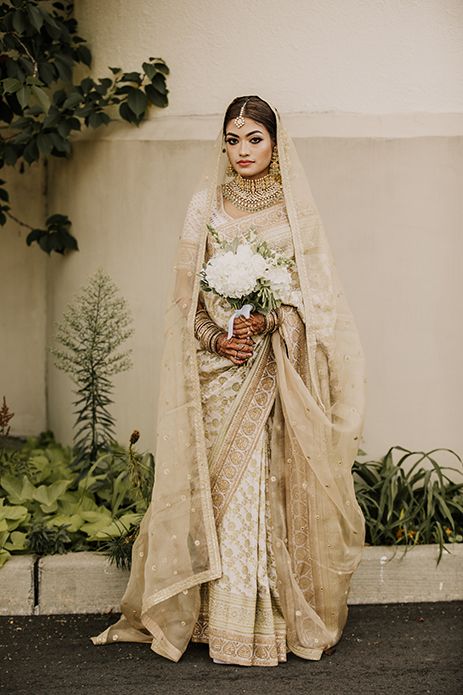 Nikah Outfit, Sabyasachi Sarees, Golden Saree, Sabyasachi Bride, Muslim Brides, Bengali Bride, Muslim Bride, Red Lehenga, Indian Bridal Dress