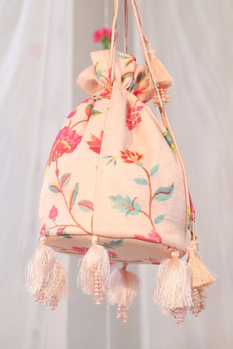 Pink Floral Potli Design by Esha Koul at Pernia's Pop Up Shop 2022 Potli Bags Tutorial, Potli Design, Potli Bags How To Make, Potli Bag, Satin Quilt, Pumpkin Patch Outfit, Crochet Purse Pattern Free, Stylish Tote Bag, Diy Tops