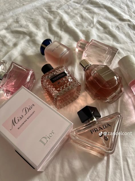 Miss Dior Perfume, Seductive Perfume, Fragrance Lab, Miss Dior Blooming Bouquet, Perfume Display, French Perfume, Fragrances Perfume Woman, Dior Perfume, Scentsy Fragrance