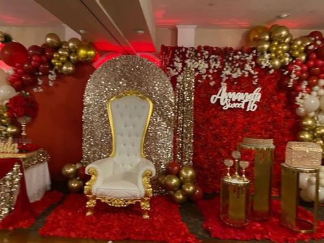 @julianas_bridal on Instagram Red Sweet 15 Decorations, Quince Ideas Red And Gold, Quinceanera Red Decorations, Red Decorations For Quinceanera, Red Quince Salon, Red Quinceanera Ideas Decor Main Table, Red Quinceanera Decor, Red 15 Decorations, Quinceanera Red And Gold Theme