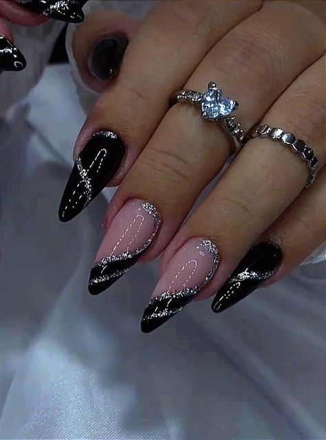 Black Prom Nails, Silver Nail Designs, Soya Mumu, New Year's Nails, Silver Nails, Fabulous Nails, Pretty Acrylic Nails, Fancy Nails, Chic Nails