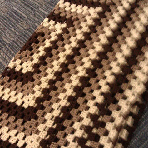 Crochet Blanket Brown, Crochet Brown Blanket, Brown Granny Square Blanket, Brown Crochet Ideas, Beige Crochet Blanket, Brown Crochet Blanket, Brown Granny Square, Granny Rectangle, Paw Crochet