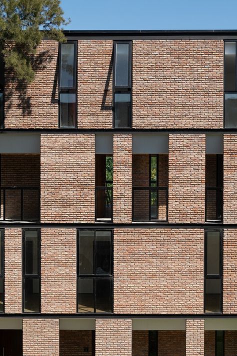 Gallery of COPA Building / Ça Arquitectura - 40 Brick Apartment Facade, Brick Concrete Facade, Brick Commercial Building Exterior, Brick Architecture Modern, Brick Facade House, Public Building Architecture, Hotel Building Design, Brick Office Building, Double Skin Facade