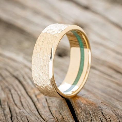 HAMMERED WEDDING BAND WITH OFFSET MALACHITE LINING Gold And Wood Ring, Gold Mens Engagement Rings, Vintage Male Wedding Rings, Unique Mens Wedding Ring, Simple Mens Wedding Bands, Men's Engagement Bands, Western Wedding Rings For Men, Masc Wedding Rings, Men Marriage Rings