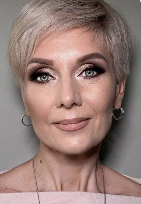 Makeup For Over 60, Makeup Over 50, Makeup Tips For Older Women, Makeup For Older Women, 50 Makeup, Makijaż Smokey Eye, Bride Makeup, Smokey Eye Makeup, Abayas Fashion