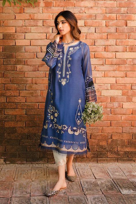 Net Shirt, Pakistani Formal Dresses, Muslim Fashion Hijab Outfits, Muslim Fashion Hijab, Embroidery Neck Designs, Aari Work, Midnight Navy, Hijab Outfit, Muslim Fashion