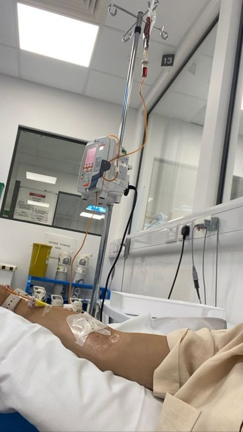 LOUISE Thompson left fans concerned for her well-being again yesterday after another hospital visit. The Made In Chelsea star, 32, shared a picture of herself in a bed with her arm hooked up to a drip, hours after revealing she had been “going in and out of consciousness”. However, in reassuring posts hours later, Louise […] Hostipal Pictures, Someone In Hospital Bed, Hospital Bed Pictures, Hook Up Picture, Hospital Prove, Acl Aesthetic, Hospital Drip, Sophie Lawson, Hospital Vibes