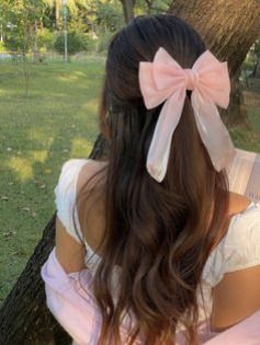 Pink Bow In Hair, Hair Accessories Aesthetic, Bows In Hair, Bow For Hair, Pink Bow Hair, Bow In Hair, Pink Hairstyles, Coquette Gyaru, Princess Accessories