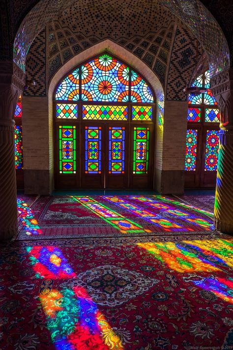 nasir al mulk mosque #shiraz #iran #sun #window #mosque no people #4K #wallpaper #hdwallpaper #desktop Wallpaper Islami, Shiraz Iran, L'art Du Vitrail, Iranian Architecture, Persian Architecture, Mosque Architecture, Iranian Art, High Fantasy, Shiraz