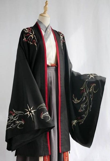 ╰┈➤ : 𝐘𝐀𝐍𝐃𝐄𝐑𝐄 𝐊𝐍𝐘 𝐗 𝐏𝐈𝐋𝐋𝐀𝐑 𝐑𝐄𝐀𝐃𝐄𝐑 ━𝐈?… #horreur # Horreur # amreading # books # wattpad Japanese Robes Men, Traditional Asian Dress, Old Fashion Dresses, Fantasy Dress, Japanese Outfits, Looks Chic, Cosplay Outfits, Fantasy Fashion, Character Outfits