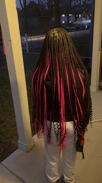 Knotless Braids With Hidden Color, Knowles’s Peekaboo Braids, Medium Peekaboo Knotless Braids With Curls, Knotless With Curls And Color, Knotless Braids With Curly Ends Peekaboo, Peak A Boo Hair Color Braids, Peekaboo Bohemian Braids, Peek A Boo Box Braids With Curls, Peek A Boo Knotless Braids