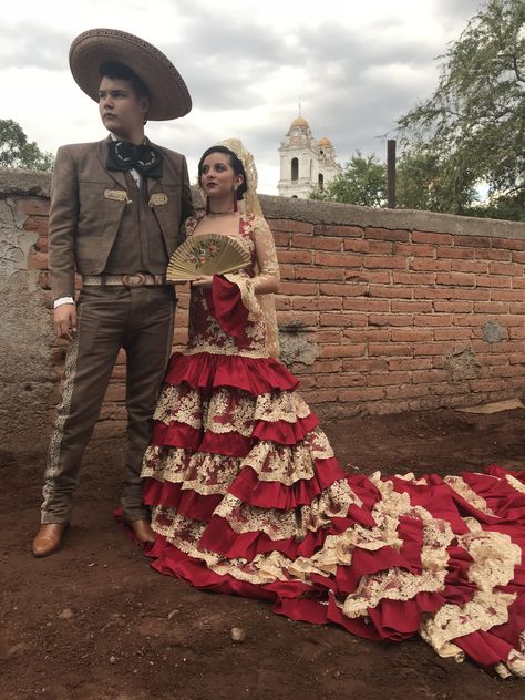 Manola de Juchitlan, Jalisco 2018. Jalisco Dress, Disturbing Images, Mexican Dresses, My Culture, Victorian Dress, Makeup, Quick Saves, Dresses, Clothes