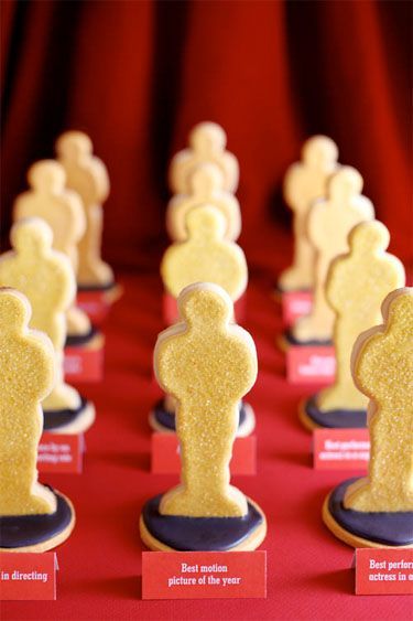 Rolled Sugar Cookie Dough, Oscar Statue, Oscar Party Ideas, Deco Cinema, Oscars Party Ideas, Academy Awards Party, Red Carpet Theme, Hollywood Birthday, Hollywood Party Theme