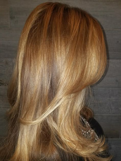 Blonde Auburn Lowlights, Honey Blonde Highlights On Red Hair, Blonde With Reddish Brown Lowlights, 2000s Honey Blonde Hair, Light Brown With Ginger Highlights, Light Golden Auburn Hair, Gold Honey Hair, Honey Blonde Hair With Brown Highlights, Copper Hair To Blonde