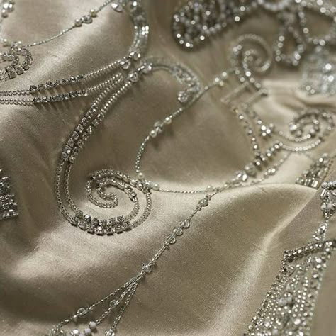 Beaded Fabric Embroidery, Couture Beading, Haute Couture Embroidery, Simple Hand Embroidery Patterns, Beaded Fabric, Hand Beaded Embroidery, Diy Bead Embroidery, Asian Bridal Dresses, Tambour Embroidery