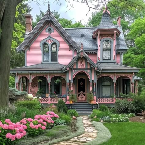 Pretty House Colors Exterior Paint, Dark Pink House Exterior, Whimsigoth Home Exterior, Pretty Victorian Houses, Pastel Victorian House, Y2k House Exterior, Aesthetic Houses Exterior, Grandma House Exterior, Black And Pink House