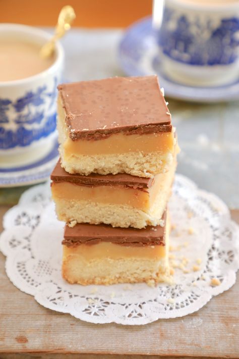 A dessert so rich it's called Millionaire's Shortbread! Also known as Caramel Squares, this dessert has layers of shortbread, caramel, and chocolate. Caramel Squares Recipe, Millionaire Shortbread Recipe, Gemma Stafford, Caramel Squares, Millionaire's Shortbread, Tart Pastry, Caramel Shortbread, Truffle Recipes, Short Bread