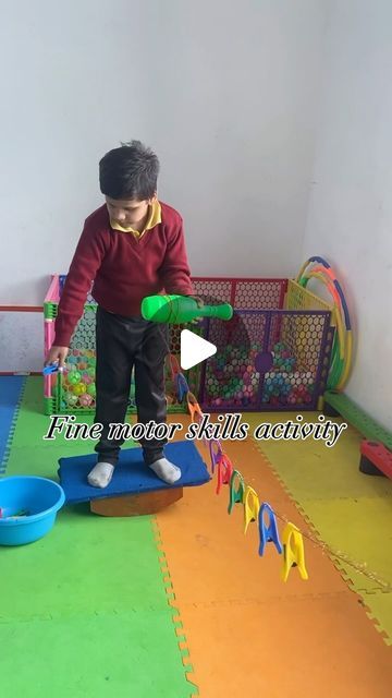 Activity Fine Motor Skills, Fine Motor Activities For Adults, Activities For Special Needs Children, Vestibular Activities, Brain Gym Exercises, Small Muscles, Pediatric Pt, Coordination Activities, Brain And Nervous System