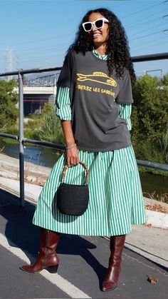 Layer Outfits Summer, Runway Streetwear, Autumn Outfit Aesthetic, 2023 Outfit Ideas, Autumn Winter 2023, Green Shirt Dress, Skandinavian Fashion, Shoes Aesthetic, Designer Runway