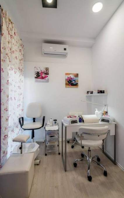 Nail Tech Station, Nail Tech Station At Home, Desain Salon Kuku, Home Nail Salon Ideas, Nail Technician Room, Nail Room Ideas, Tech Room, Nail Salon Interior Design, Nail Salon Interior