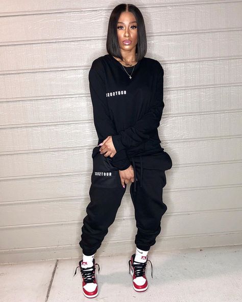 Timberland Fashion, Black Joggers Outfit, Joggers Outfit Women, Fashion Snow Boots, Timberland Heels, Dope Style, Timberland Outfits, Snow Boots Winter, Swag Fashion